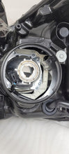 Laden Sie das Bild in den Galerie-Viewer, Frontscheinwerfer Toyota Verso 81130-0F161-00 Rechts Scheinwerfer Headlight SCH3580549209mo