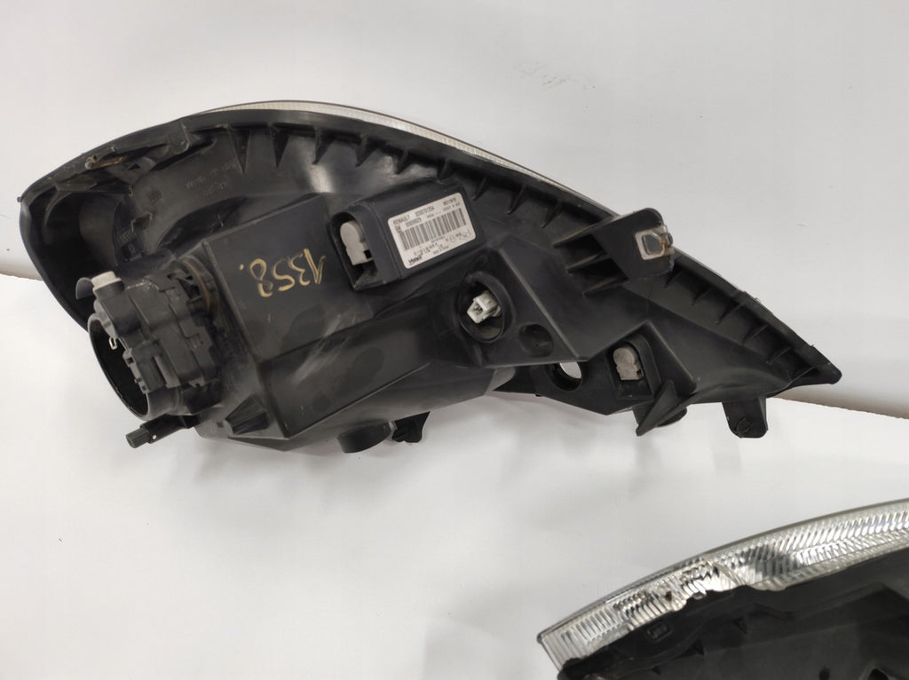 Frontscheinwerfer Renault Trafic II 8200701354 8200701356 Rechts oder Links SCH3483033991hv