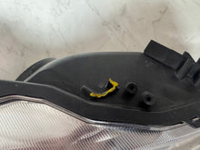 Load image into Gallery viewer, Frontscheinwerfer Toyota Prius Plus Rechts Scheinwerfer Headlight SCH5394543668ok