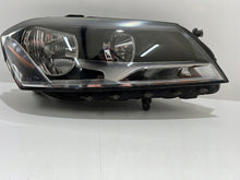 Laden Sie das Bild in den Galerie-Viewer, Frontscheinwerfer VW Passat B7 3AB941006 90003373 LED Rechts Headlight