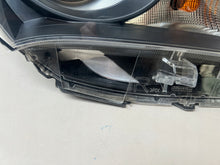 Load image into Gallery viewer, Frontscheinwerfer Toyota Yaris Rechts Scheinwerfer Headlight