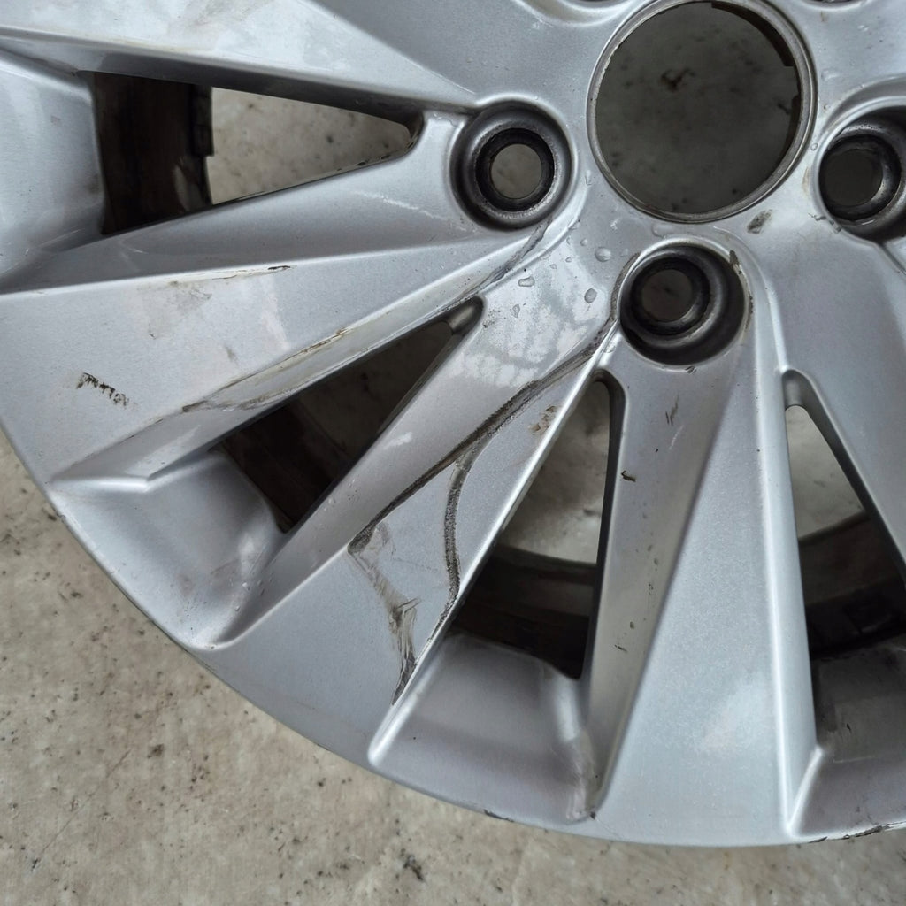 1x Alufelge 16 Zoll 6.0" 5x100 6F9601025 Seat Arona Rim Wheel FEL6762572452rb