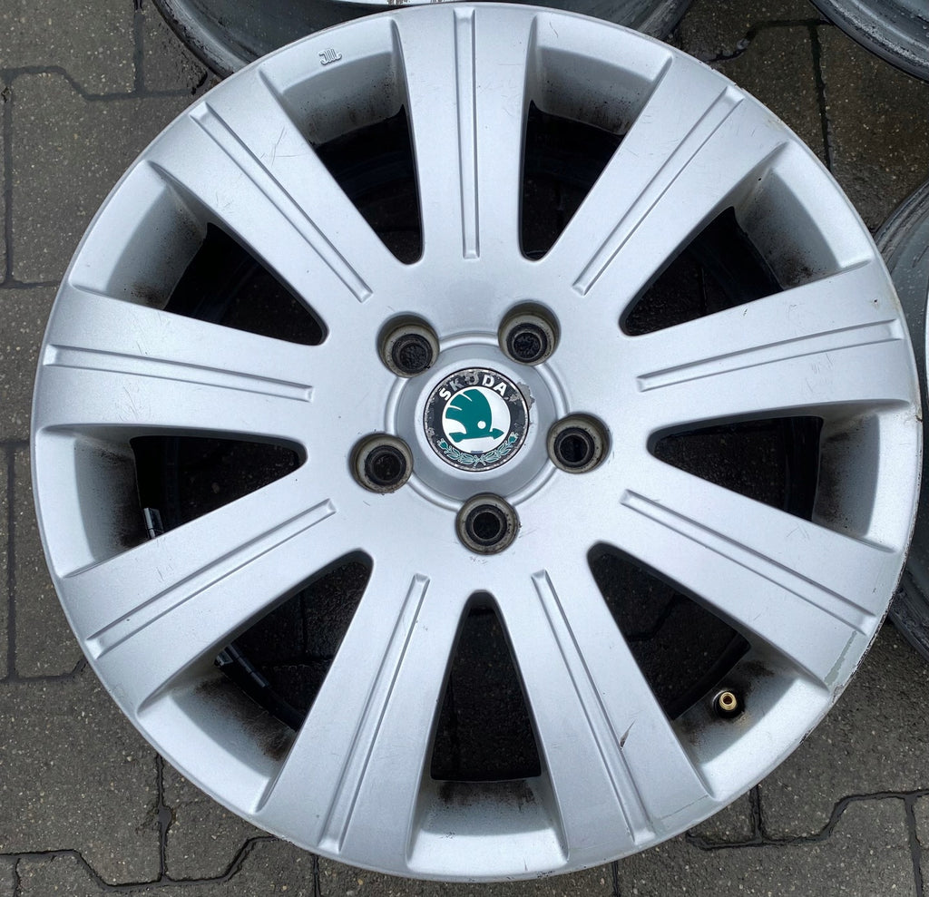 4x Alufelge 17 Zoll 6.0" 5x112 45ET Glanz Skoda Rim Wheel