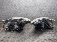 Laden Sie das Bild in den Galerie-Viewer, Frontscheinwerfer Toyota Corolla Verso Ein Satz Scheinwerfer Headlight SCH5487784266sm