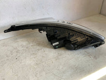 Laden Sie das Bild in den Galerie-Viewer, Frontscheinwerfer Kia Ceed 92102A2010 Ein Satz Scheinwerfer Headlight SCH1982829180hx