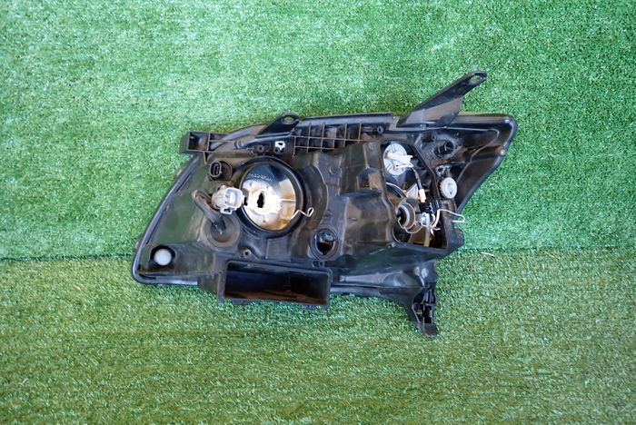 Frontscheinwerfer Toyota Avensis Rechts Scheinwerfer Headlight SCH5270808789ku