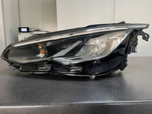 Load image into Gallery viewer, Frontscheinwerfer VW Golf VIII 5H1941006 5H1941005 LED Rechts oder Links SCH6272057690eb