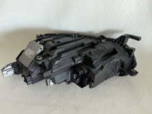 Laden Sie das Bild in den Galerie-Viewer, Frontscheinwerfer Skoda Octavia IV 5E4941016A Rechts Scheinwerfer Headlight SCH6041445782nz
