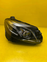 Laden Sie das Bild in den Galerie-Viewer, Frontscheinwerfer Mercedes-Benz W213 A2139067606 LED Rechts Headlight SCH6253527344kr
