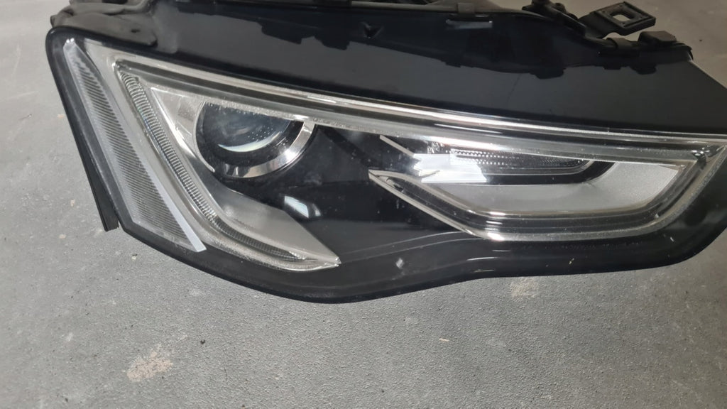 Frontscheinwerfer Audi A5 8T0941006C Xenon Ein Stück (Rechts oder Links) SCH8520668658es
