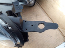 Laden Sie das Bild in den Galerie-Viewer, Frontscheinwerfer Opel Vivaro C 9832837680 9832836480 Xenon Rechts oder Links