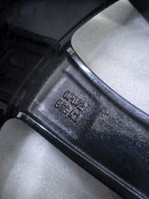 Laden Sie das Bild in den Galerie-Viewer, 1x Alufelge 16 Zoll 6.5&quot; 4x100 40ET Glanz Schwarz 13378580 0P072 Opel Corsa