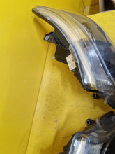 Laden Sie das Bild in den Galerie-Viewer, Frontscheinwerfer Mercedes-Benz Vito A4478200161 Ein Satz Scheinwerfer Headlight SCH3857442867yj