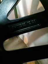 Load image into Gallery viewer, 1x Alufelge 18 Zoll 7.5" 5x112 50ET Glanz 6891179 BMW U06 Rim Wheel FEL8677612918iu