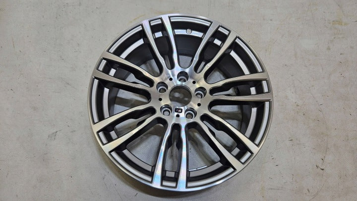 1x Alufelge 19 Zoll 8.0" 5x120 7889784 BMW 3 F30 F31 Rim Wheel FEL7478848382et