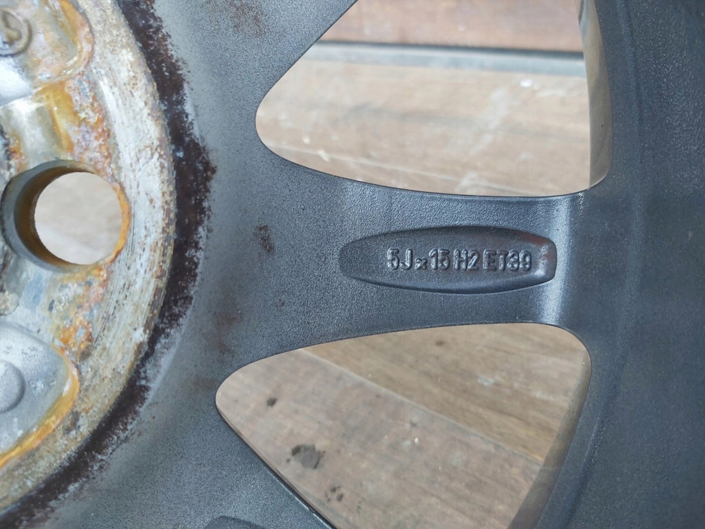 1x Alufelge 15 Zoll 5.0" 4x100 39ET PZ406-B067B Toyota Yaris Rim Wheel