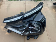 Laden Sie das Bild in den Galerie-Viewer, Frontscheinwerfer Citroën C4 III 9830649480 Full LED Links Headlight