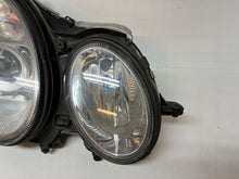 Laden Sie das Bild in den Galerie-Viewer, Frontscheinwerfer Mercedes-Benz W211 Rechts Scheinwerfer Headlight SCH2011803400xw
