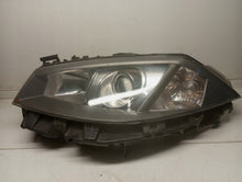 Laden Sie das Bild in den Galerie-Viewer, Frontscheinwerfer Renault Megane 8200073224H 89307030 Xenon Links Headlight SCH4410743931bq