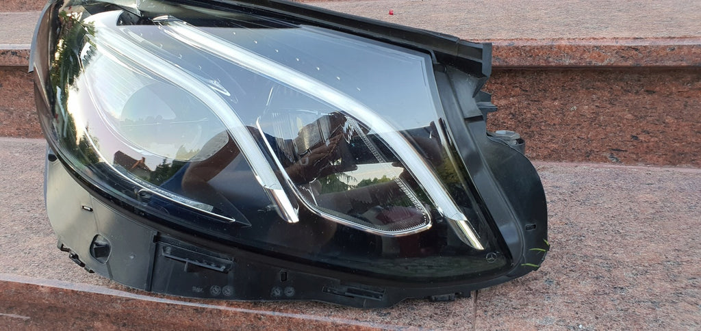 Frontscheinwerfer Mercedes-Benz W213 C238 A2139067806 A2139066601 Xenon Rechts SCH9457522128dp