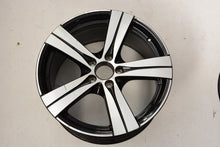 Laden Sie das Bild in den Galerie-Viewer, 1x Alufelge 18 Zoll 8.5" 5x112 52ET Glanz A2064014800 Mercedes-Benz Rim Wheel