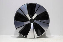 Laden Sie das Bild in den Galerie-Viewer, 1x Alufelge 18 Zoll 7.5&quot; 5x108 50,5ET Glanz Silber 31471553 Volvo Xc40 Rim Wheel