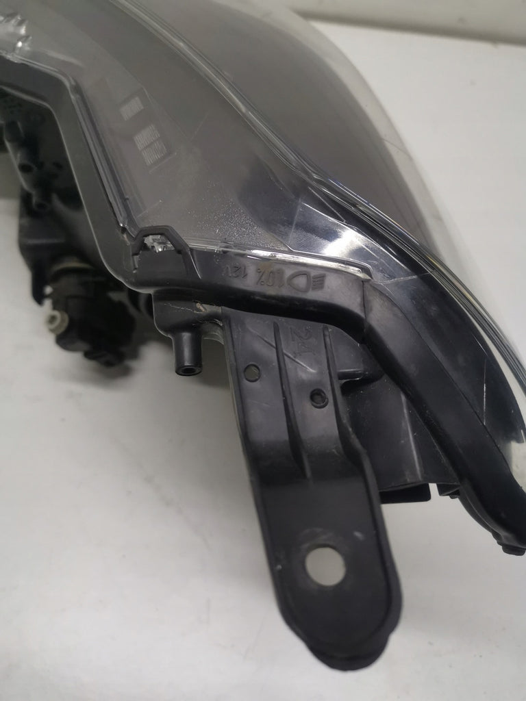 Frontscheinwerfer Toyota Yaris LED Rechts Scheinwerfer Headlight
