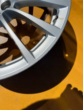 Load image into Gallery viewer, 1x Alufelge 18 Zoll 8.0" 5x112 30ET Glanz Schwarz 6861224 BMW G31 G30 Rim Wheel FEL1184171449rm