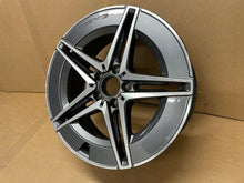 Laden Sie das Bild in den Galerie-Viewer, 1x Alufelge 18 Zoll 7.5&quot; 5x112 40ET A2064011700 Mercedes-Benz W206 Rim Wheel