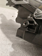 Laden Sie das Bild in den Galerie-Viewer, Frontscheinwerfer Toyota Yaris Cross 0D-310 Rechts Scheinwerfer Headlight SCH1522253825ht