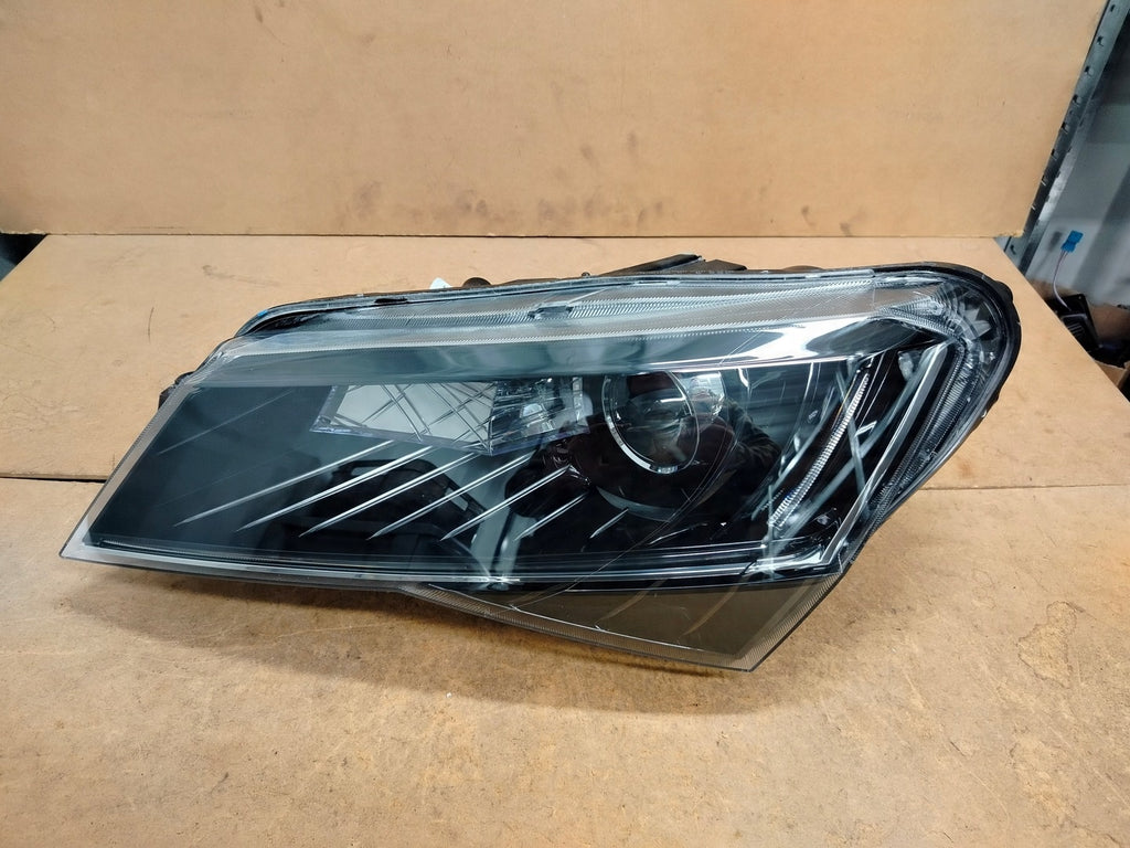 Frontscheinwerfer Skoda Superb III 3V1941015B Xenon Links Scheinwerfer Headlight