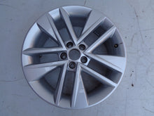 Laden Sie das Bild in den Galerie-Viewer, 1x Alufelge 17 Zoll 7.0" 5x100 46ET 6V0601025C Skoda Rim Wheel FEL3440996739kl