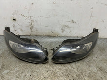 Load image into Gallery viewer, Frontscheinwerfer Ford Focus Ein Stück (Rechts oder Links) Headlight