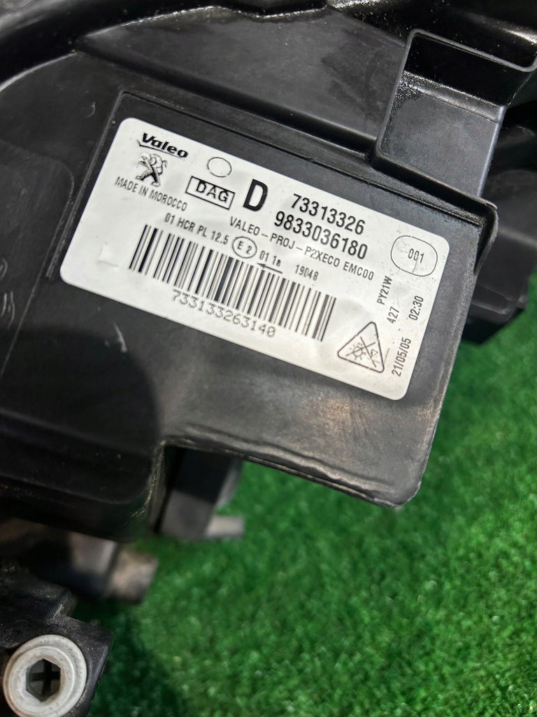 Frontscheinwerfer Peugeot 2008 208 II 73313326 Full LED Rechts Headlight