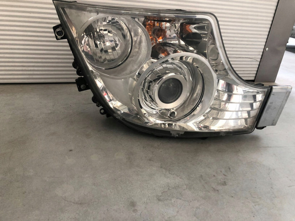 Frontscheinwerfer Mercedes-Benz A9608200739 Xenon Rechts Scheinwerfer Headlight