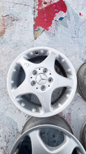 Load image into Gallery viewer, 4x Alufelge 16 Zoll 6.5" 5x112 56ET Glanz Silber 1684010902 Mercedes-Benz FEL6402975537yb