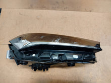 Laden Sie das Bild in den Galerie-Viewer, Frontscheinwerfer Skoda Superb 3P1941016 LED Rechts Scheinwerfer Headlight SCH5033846393wa