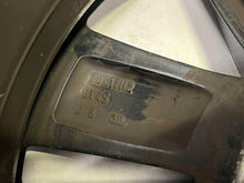 Laden Sie das Bild in den Galerie-Viewer, 1x Alufelge 17 Zoll 7.0&quot; 5x112 45ET Glanz Graphit 57A601025AA Mg Karoq Rim Wheel