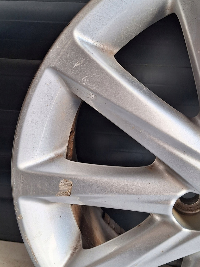 1x Alufelge 16 Zoll 6.0" 5x114.3 45ET Glanz Silber Toyota I Rim Wheel FEL1865927048zk