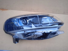 Laden Sie das Bild in den Galerie-Viewer, Frontscheinwerfer Opel Zafira Life 9832836480 Xenon Rechts Headlight SCH2321637472ft