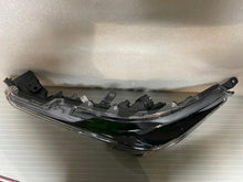 Laden Sie das Bild in den Galerie-Viewer, Frontscheinwerfer Toyota Corolla 8115002S70 LED Links Scheinwerfer Headlight SCH4236759333rl