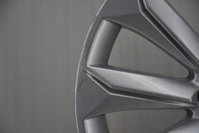Load image into Gallery viewer, 1x Alufelge 18 Zoll 8.0" 5x112 26ET Glanz Silber 8K9601025E Audi Rim Wheel FEL3699686489zj