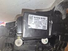 Load image into Gallery viewer, Frontscheinwerfer Volvo 80000628 Rechts Scheinwerfer Headlight SCH7975590098tp