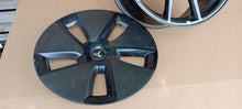 Laden Sie das Bild in den Galerie-Viewer, 1x Alufelge 18 Zoll 8.5&quot; 5x114.3 40ET Glanz 1044261-00-A 104426-00 Tesla Model X