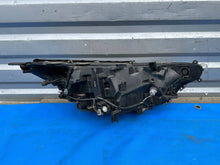 Load image into Gallery viewer, Frontscheinwerfer Toyota OOR2379 Full LED Ein Stück (Rechts oder Links)
