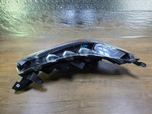 Laden Sie das Bild in den Galerie-Viewer, Frontscheinwerfer Toyota Corolla Rechts Scheinwerfer Headlight SCH9230712240ue