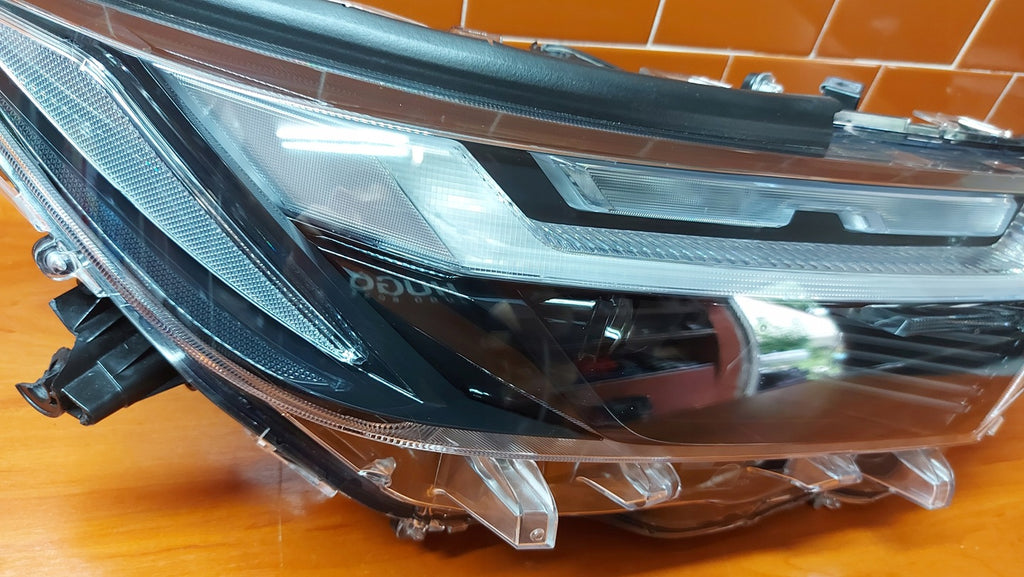 Frontscheinwerfer Toyota V 42-113 LED Rechts Scheinwerfer Headlight SCH1188121348uu