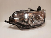 Laden Sie das Bild in den Galerie-Viewer, Frontscheinwerfer Mitsubishi Outlander I 8301C205 Links Scheinwerfer Headlight SCH6068887170lq
