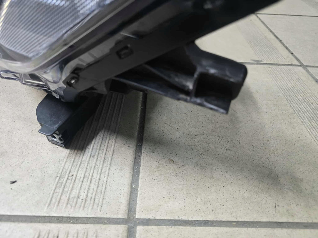 Frontscheinwerfer Mitsubishi Outlander I 8301D3-31 Links Scheinwerfer Headlight SCH8883458194wu