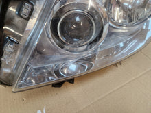 Laden Sie das Bild in den Galerie-Viewer, Frontscheinwerfer Toyota Land Cruiser Xenon Ein Satz Scheinwerfer Headlight SCH1714608321hp